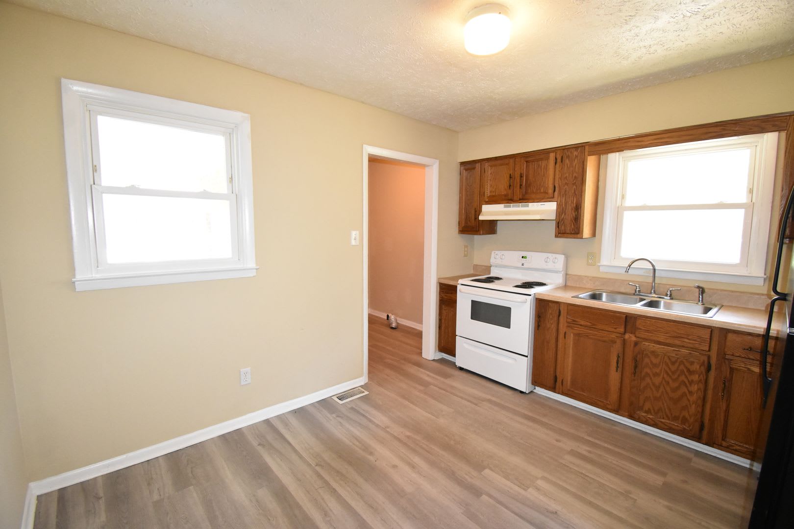 Coming Soon! 3 Bedroom and 2 Bath Home- Pets Considered – photo 4