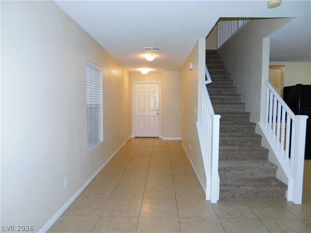 9210 VALLEY RANCH Avenue – photo 2