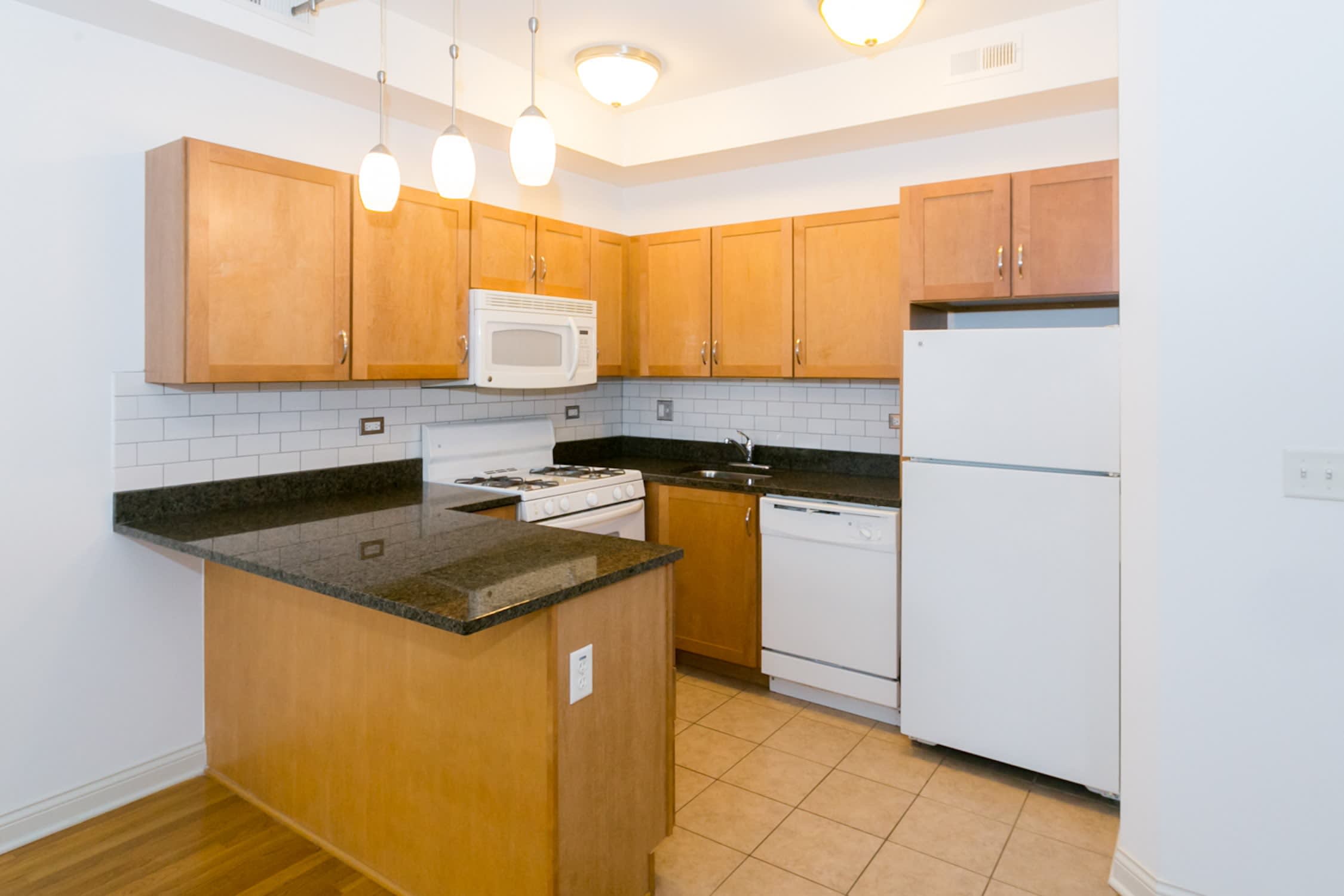 5400-5408 S. Ingleside Avenue – photo 1