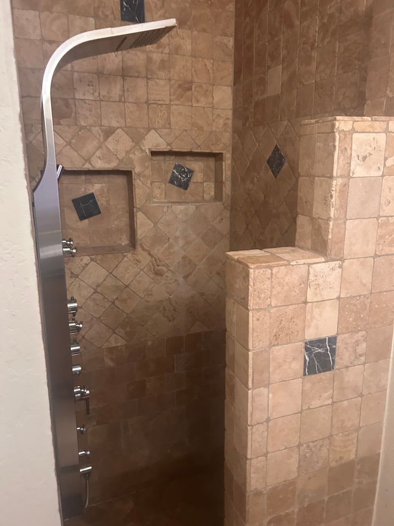 3 BEDROOM Home w/SPARKLING Pool. $2400.00 PRICE REDUCED! – photo 3