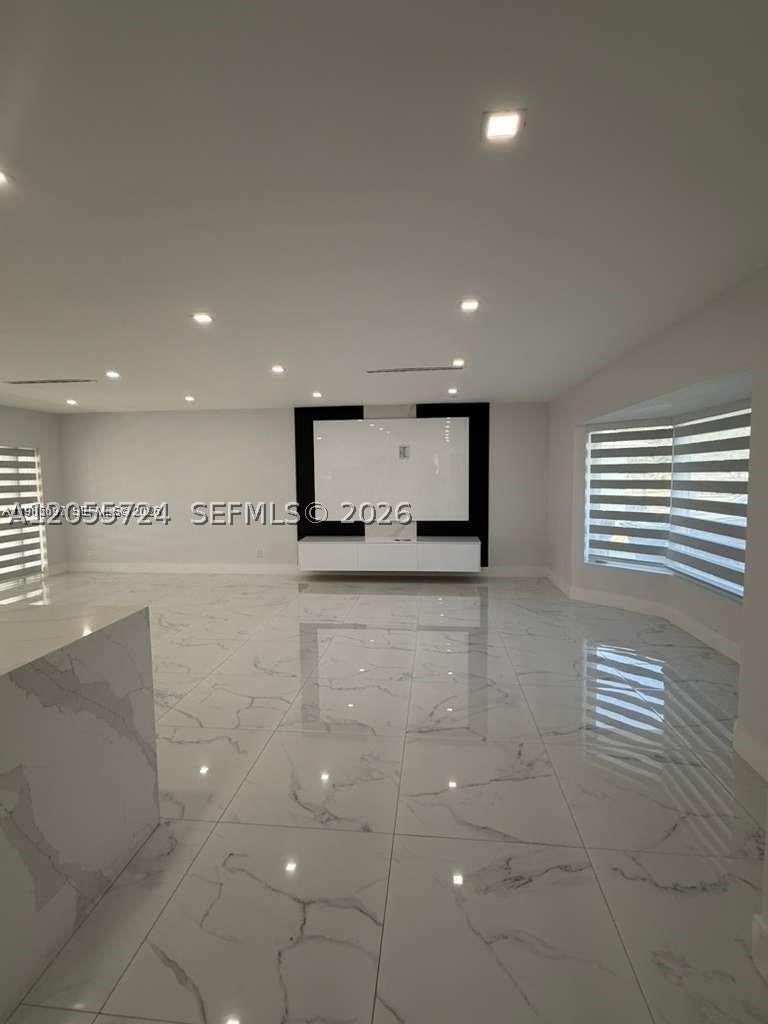 19020 Sw 91St Ave – photo 4