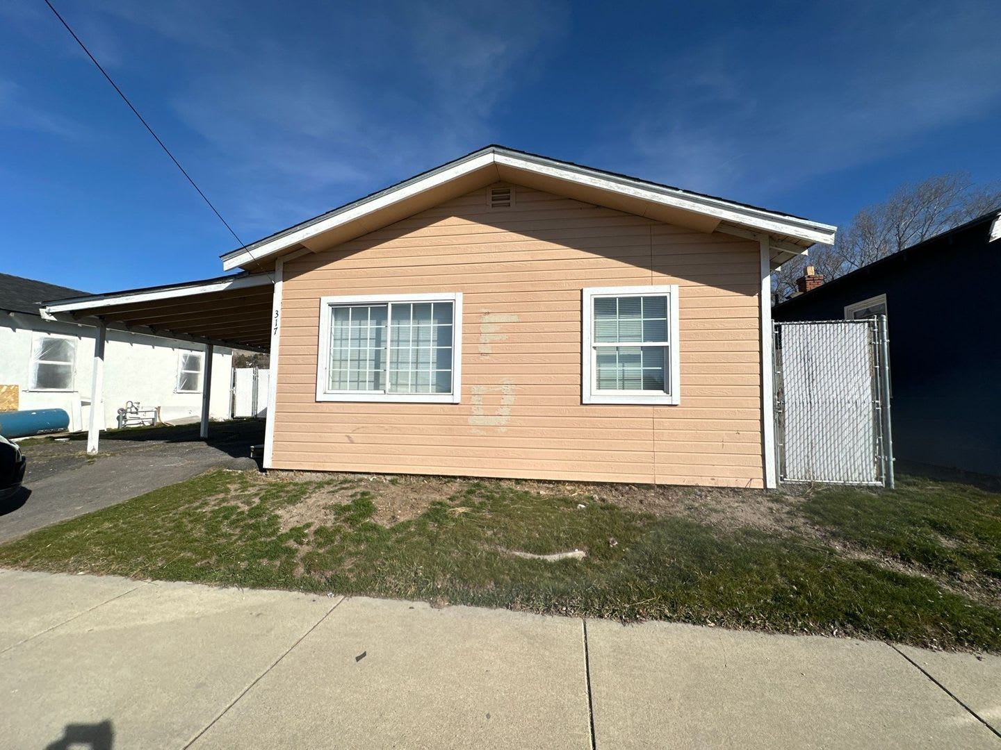317 Martin St – photo 1