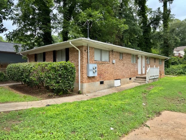 1275 E Washington Ave – photo 2
