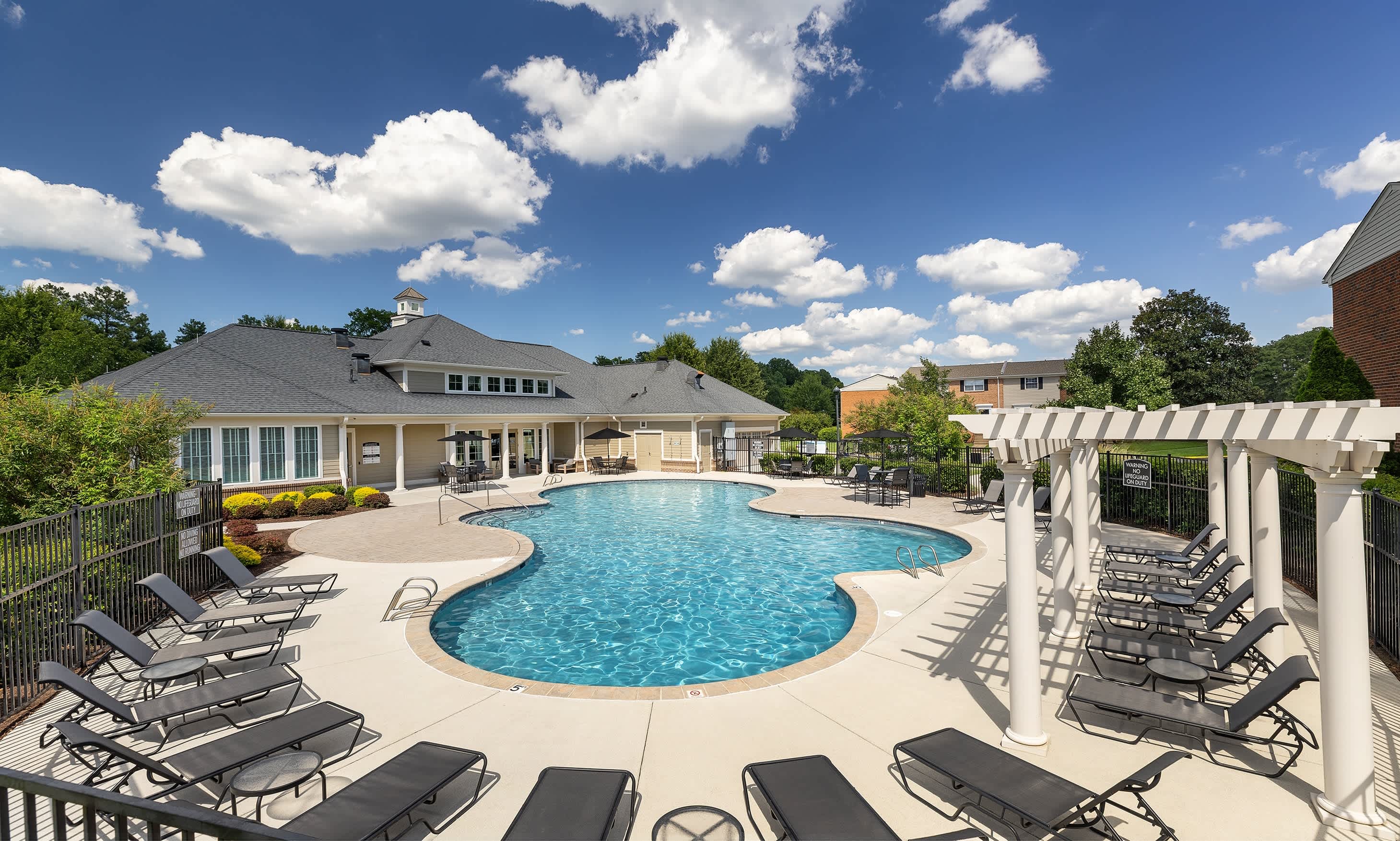 5305 Glenside Drive – photo 3
