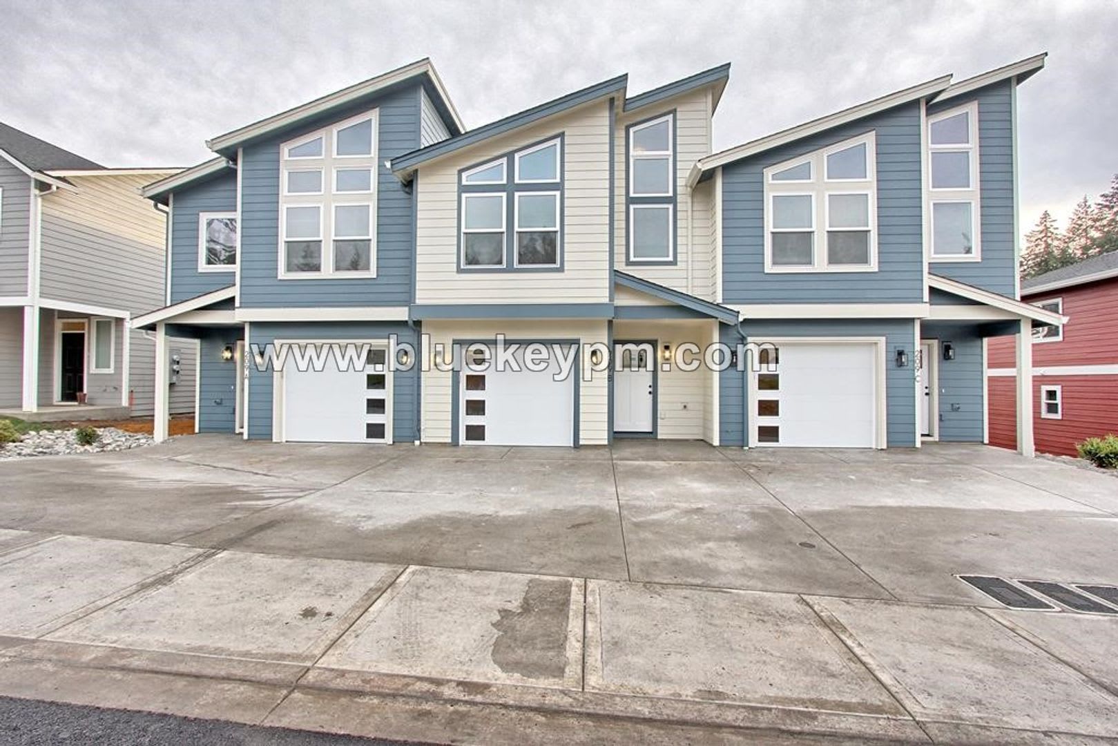 Unit 209-A: 3 Bed, 2.5 Bath Townhome in Kalama – photo 1