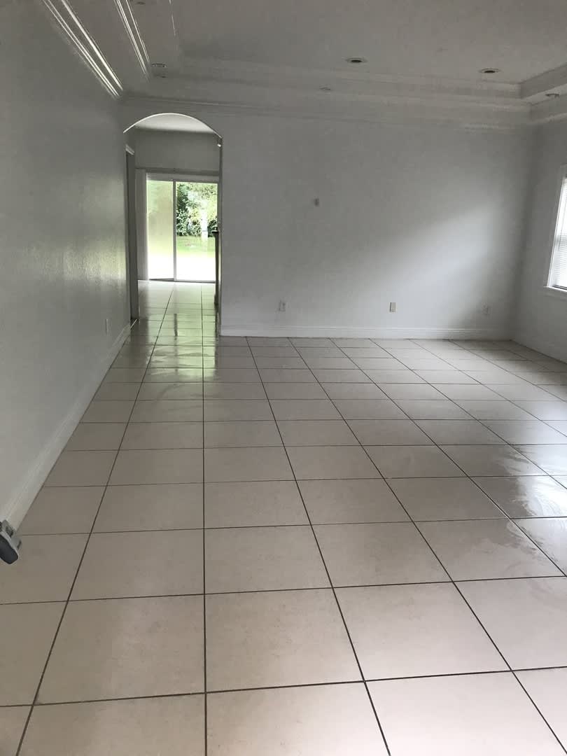 Beautiful 4 bedrooms 2.5 bathrooms Two-Story Single Family Home Located in Brandon FL! – photo 2