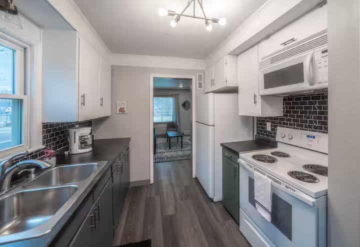 2208 South Covell Avenue – photo 5