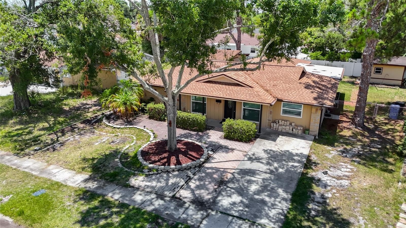7916 WOODGROVE Circle – photo 2