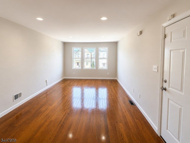 323 S Park St – photo 1