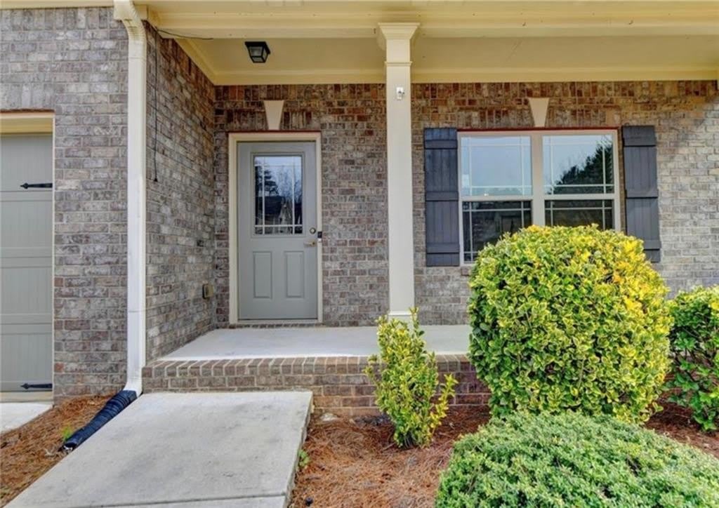 1376 Castleberry Drive – photo 2
