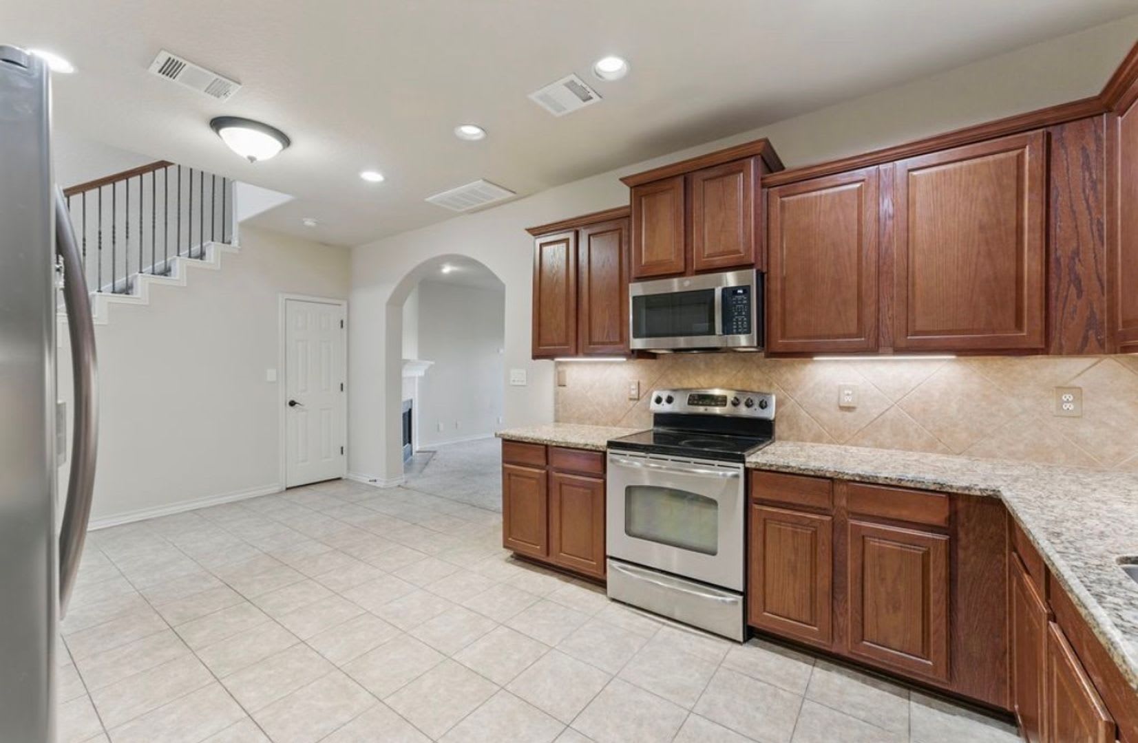 500 Price Drop New On Market – photo 5