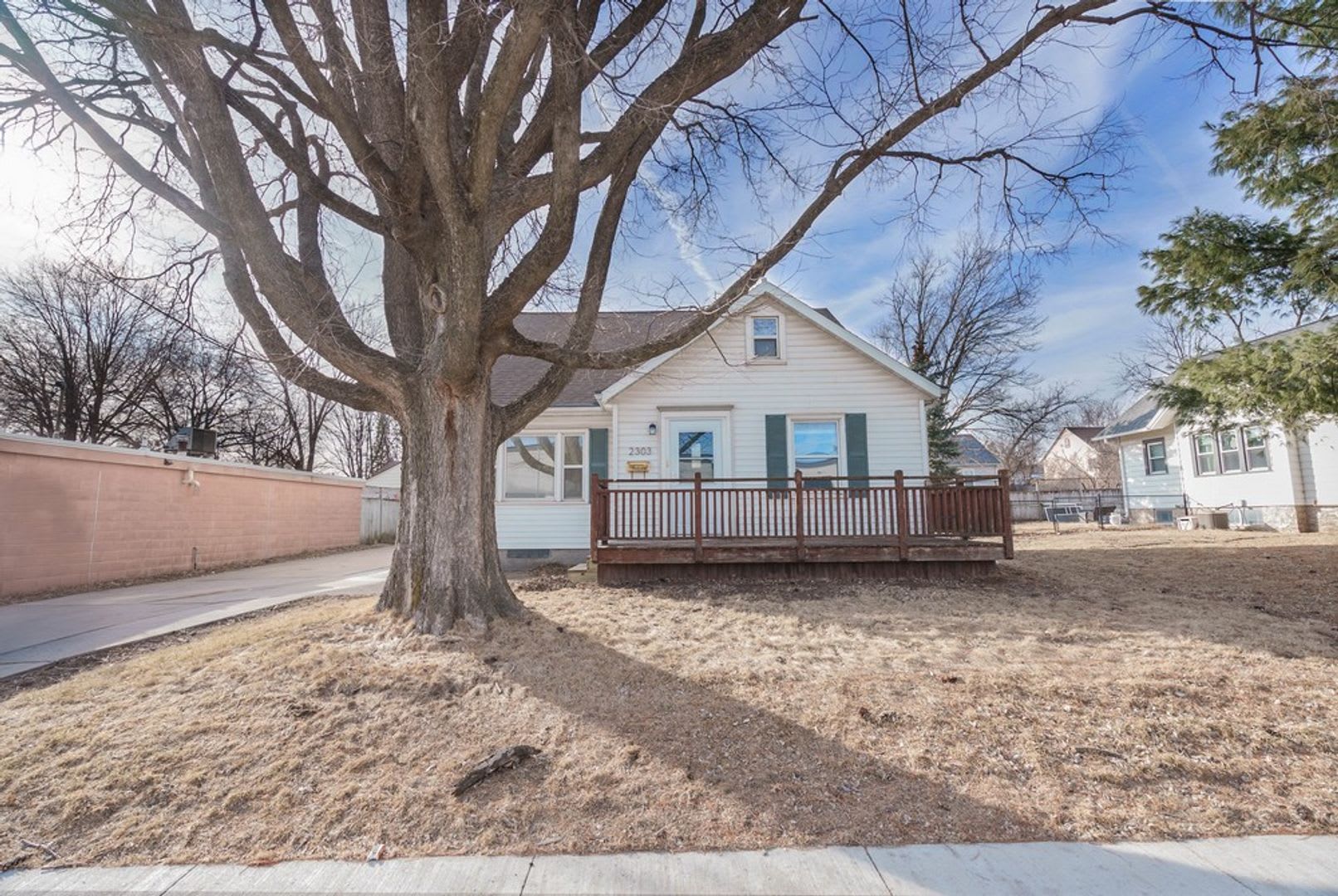 2303 Main St – photo 3