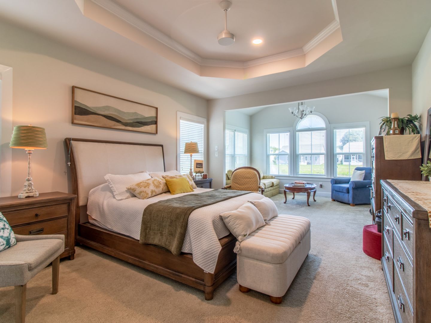 Spacious 4-Bedroom Home with Pond Views, Finished Basement & Community Pool – photo 4