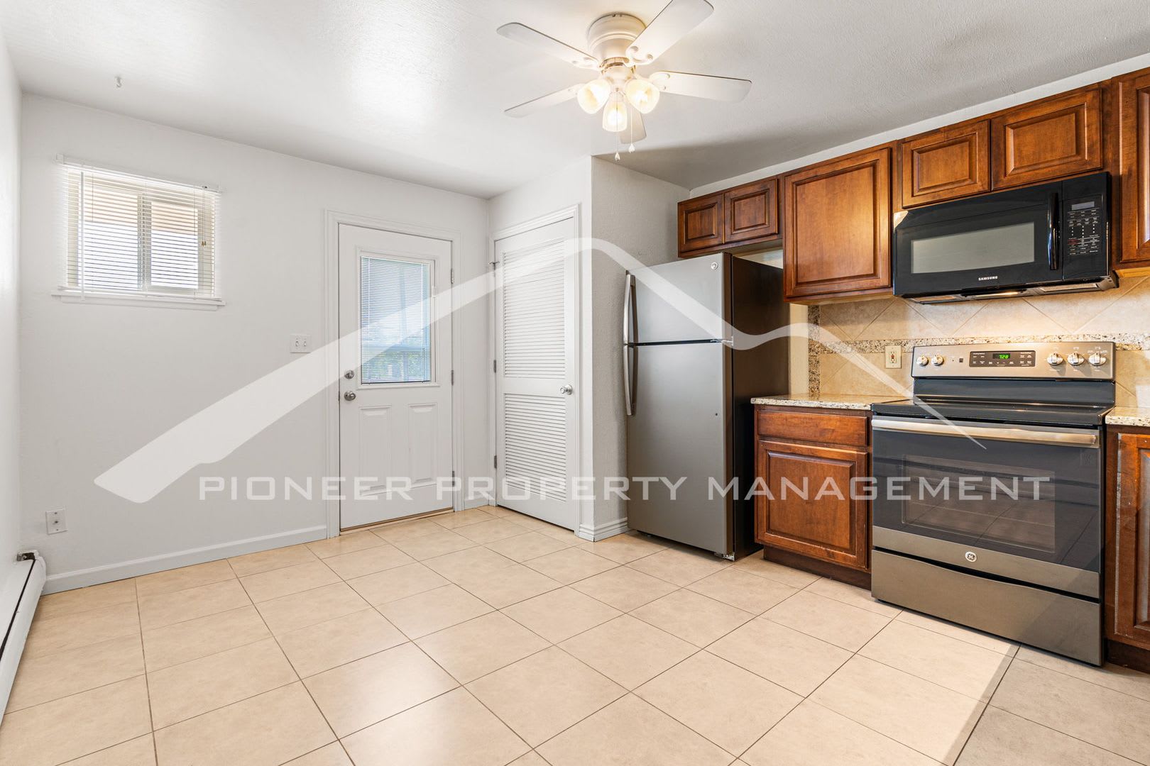 Charming Unit With Special Offer Of One Half Off Of One Months Rent At Move In All Utilities Are Included – photo 5