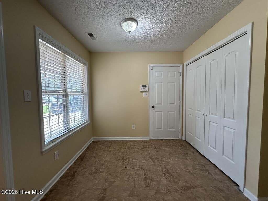 305 Firethorn Lane – photo 4