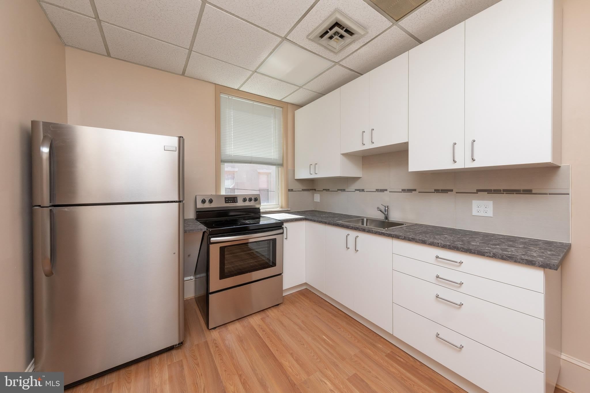 1317 WOLF Street – photo 1