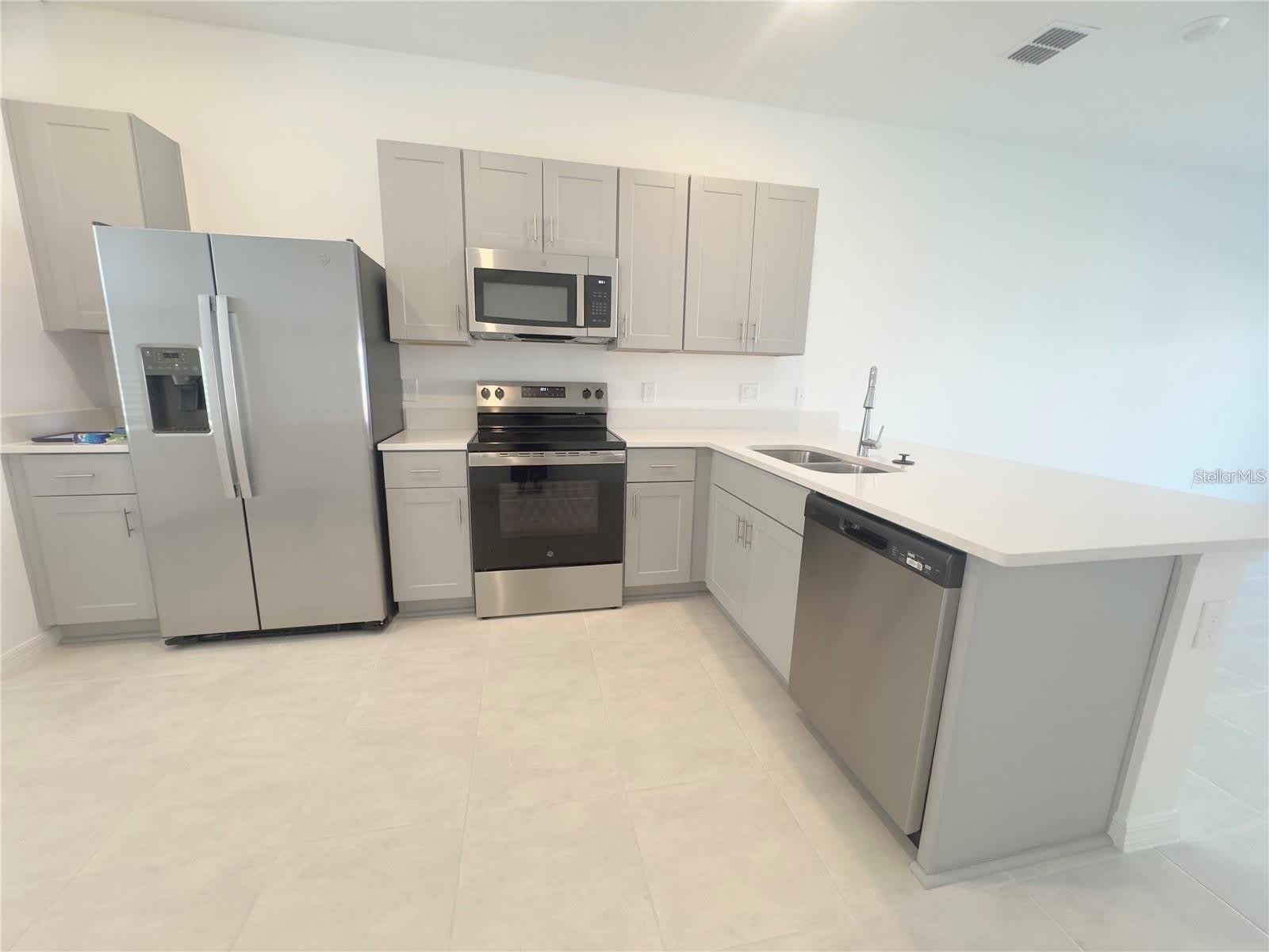 2852 SKYLINE LOOP – photo 2