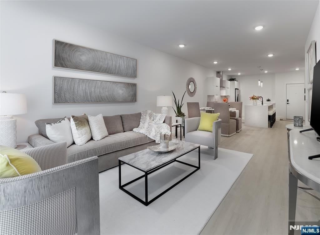 8 Tice Road – photo 4
