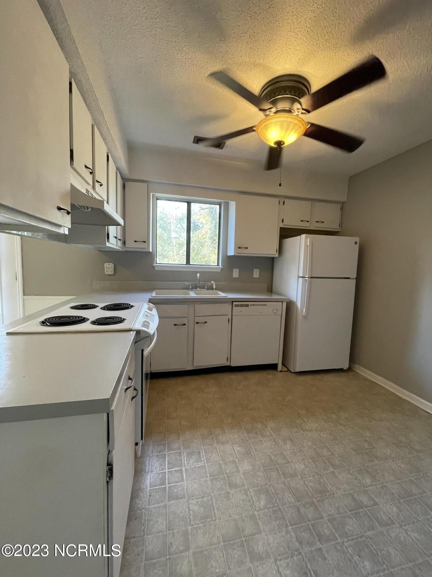 1002 Stillwood Circle – photo 5