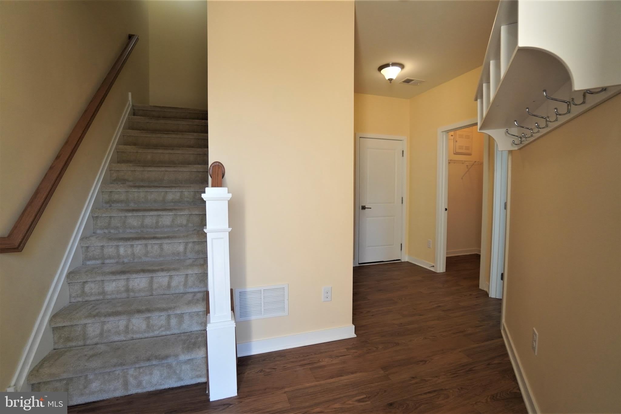6 MANCHESTER Drive – photo 4