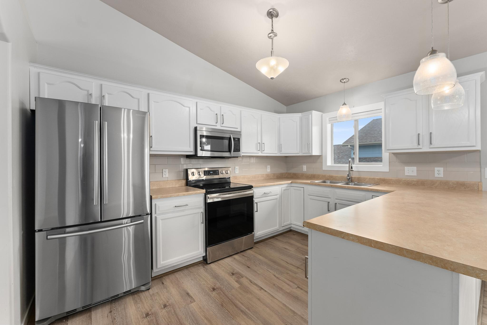 8208 S Hughes AveUnit #1 – photo 2