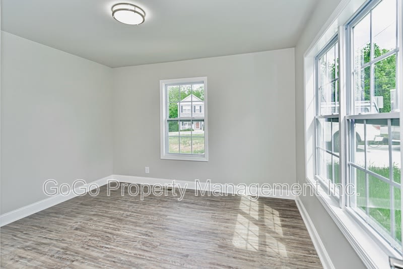 115 Sterling Street – photo 4