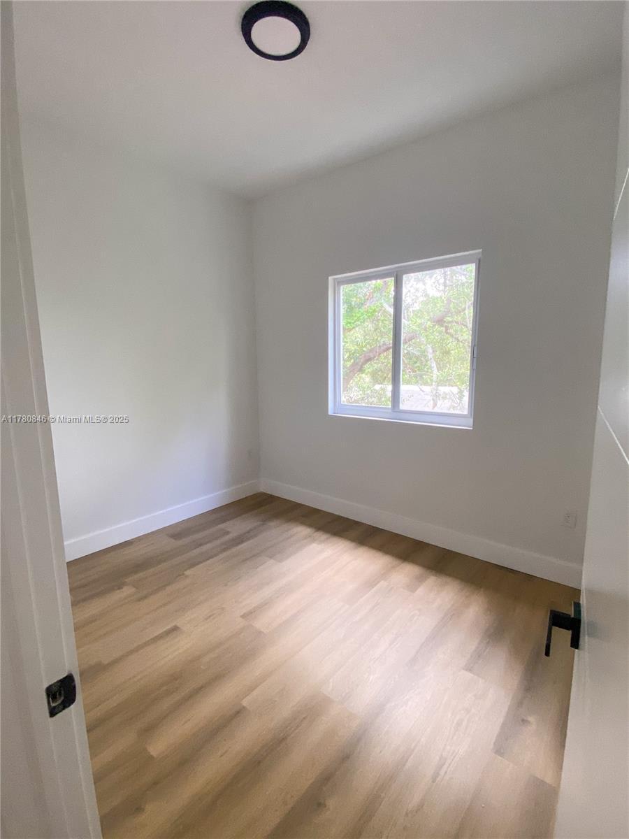 2121 NW 45th St – photo 4