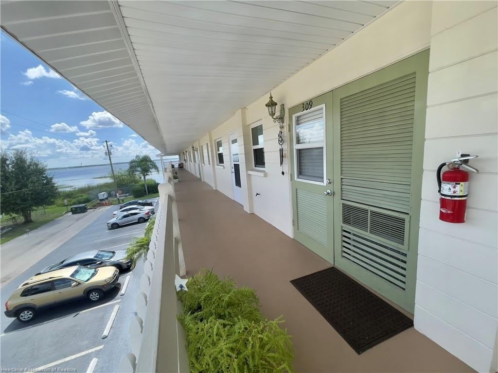 1801 Lakeview Drive – photo 4