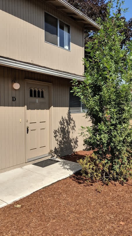 Cute 2Bd 1 5Bth Unit With Private Patio And On Site Laundry – photo 2