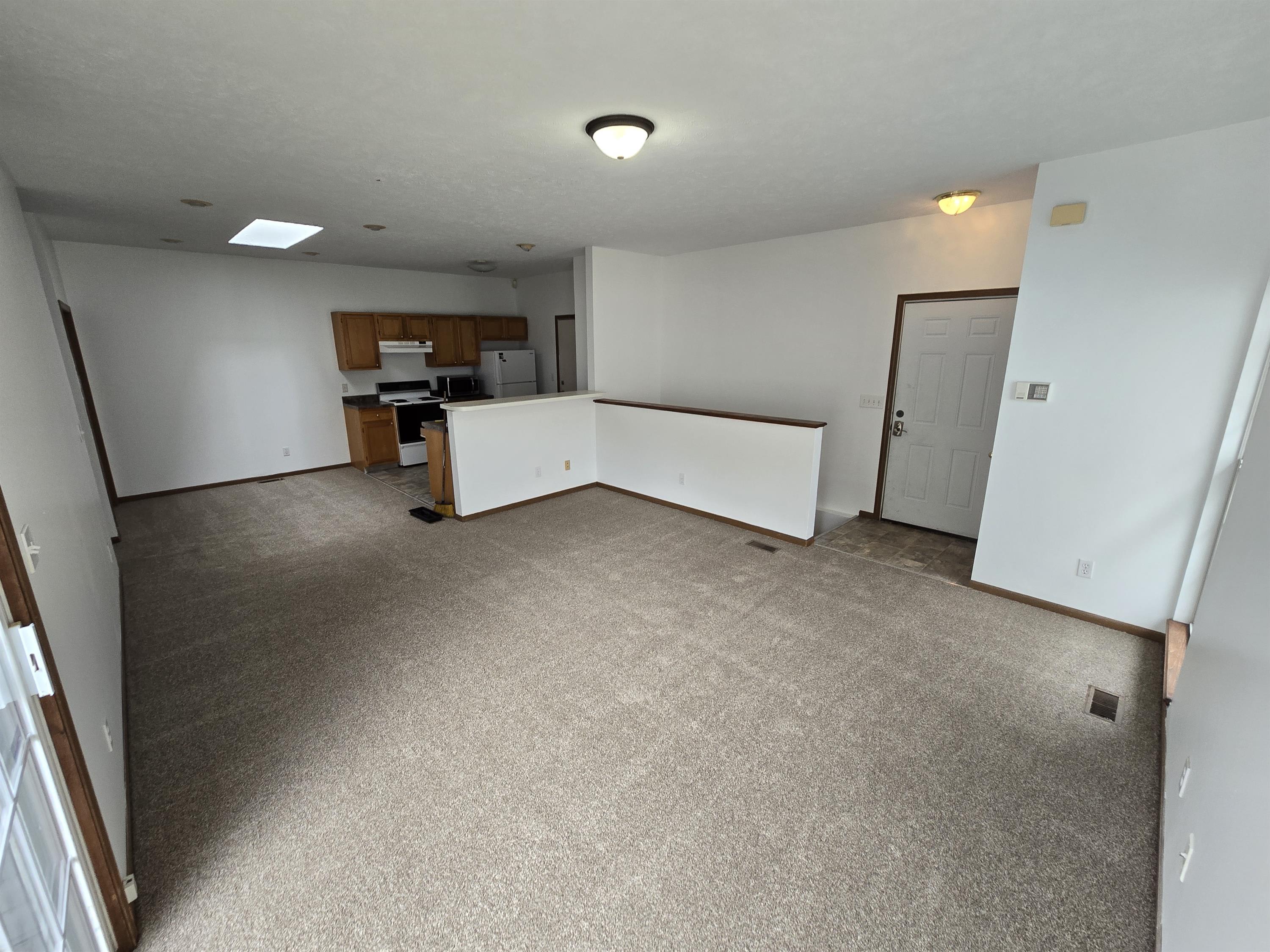 748 West Belmont Avenue – photo 3