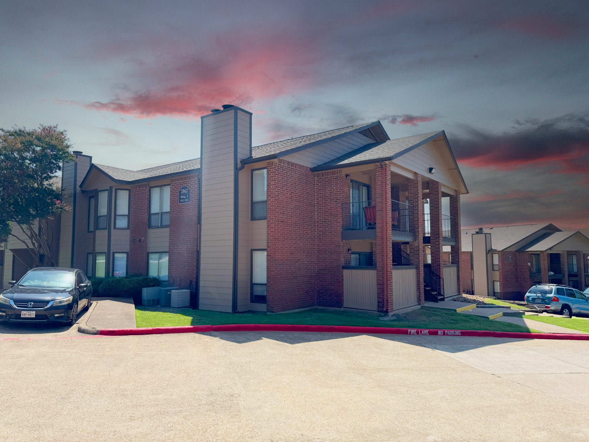 Valley Creek Apartments – photo 1