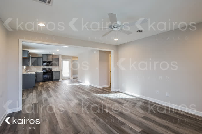 1366 Maxwell Circle – photo 2