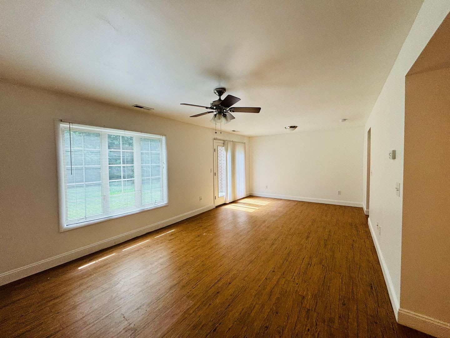 3 Bedroom 2 5 Bath Townhouse – photo 3