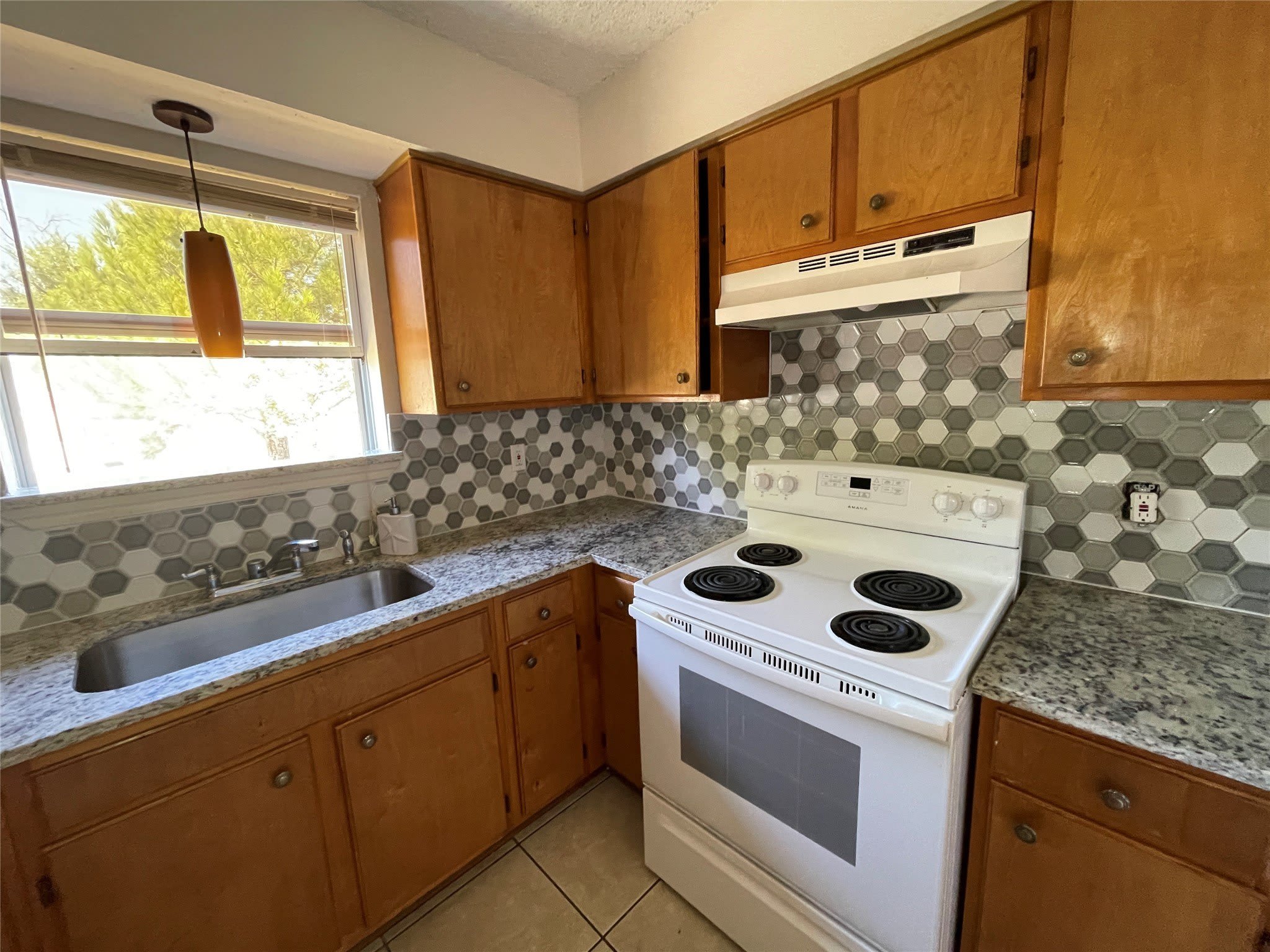 1005 Weiss Avenue – photo 5