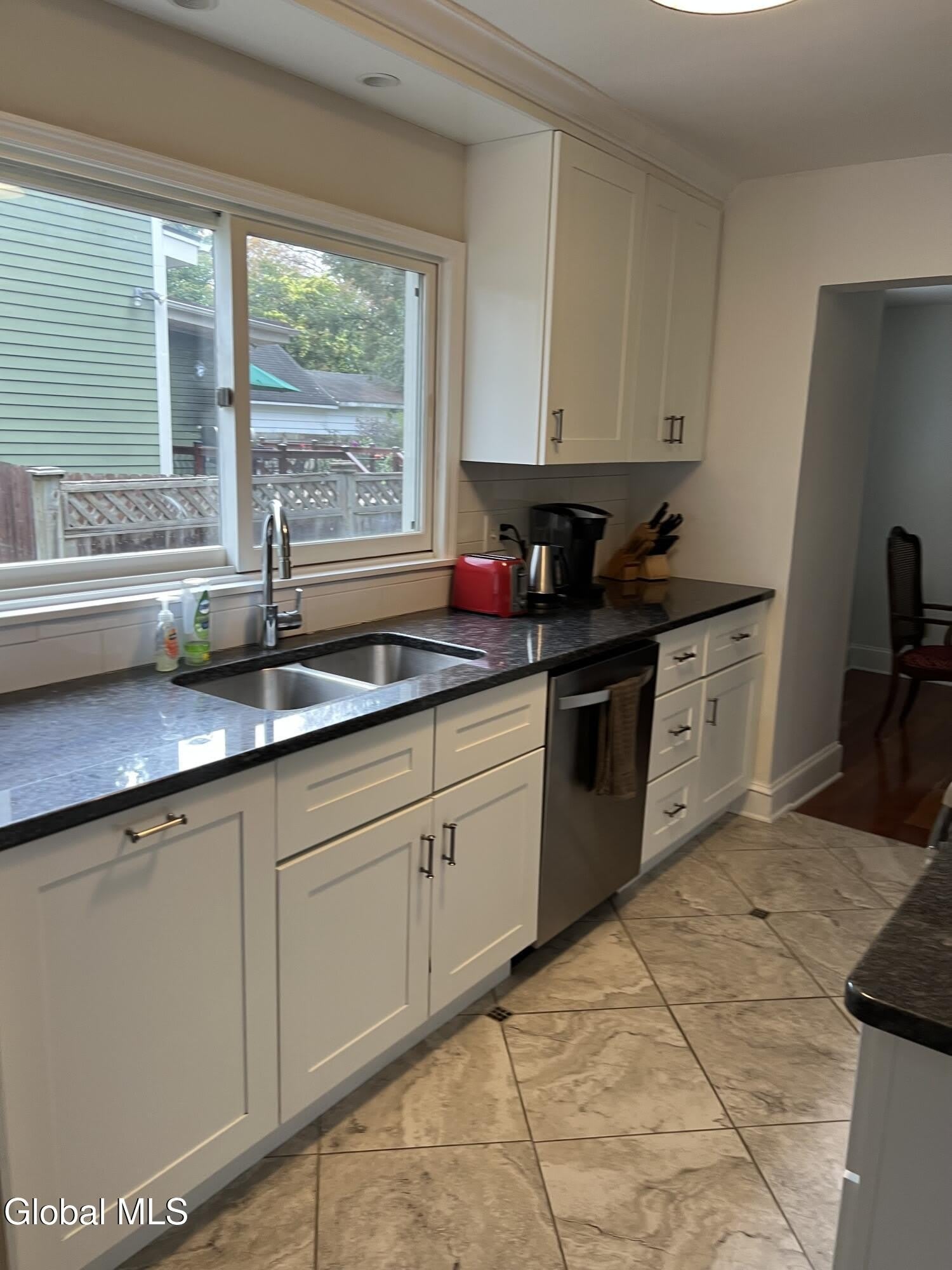 223 Lake Avenue – photo 4