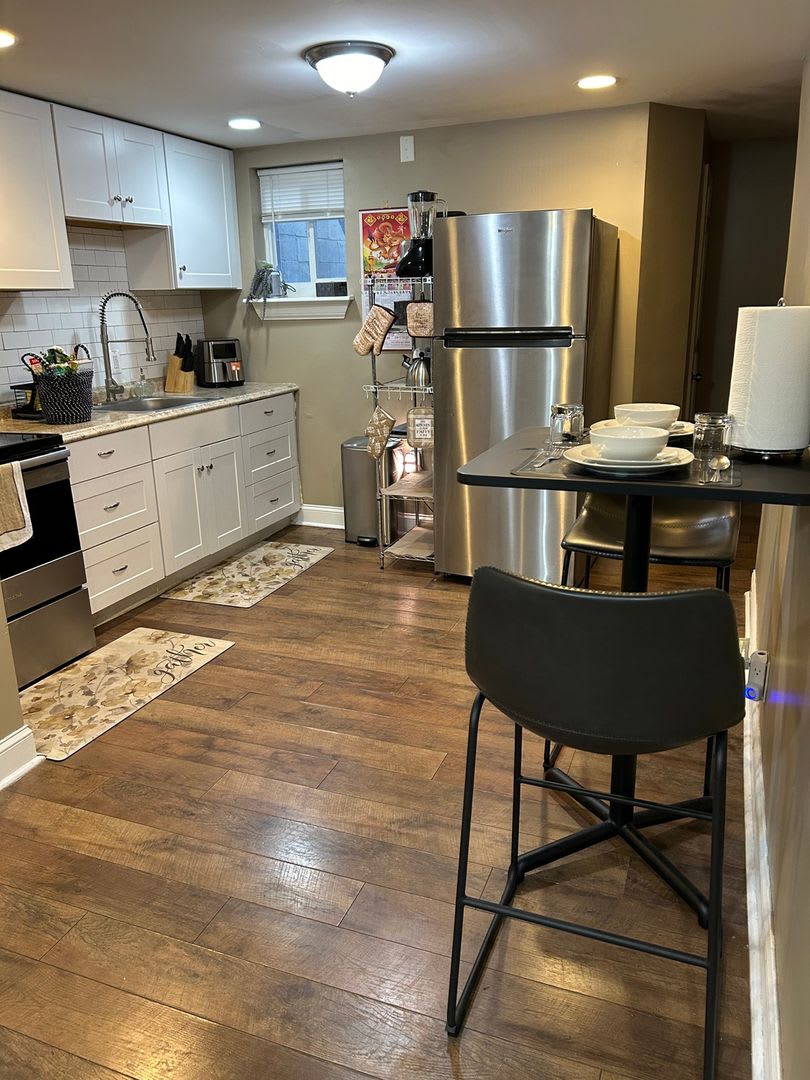 Charming furnished 2br 2nd Floor Apartment in Wilmington – photo 1