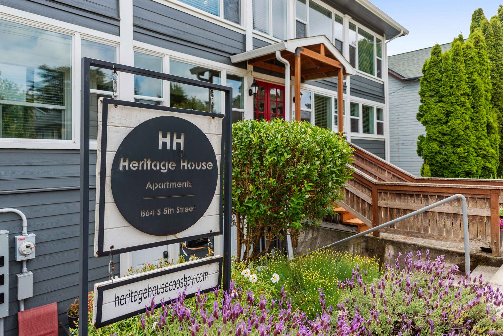 Coos Bay Apartments at Heritage House #1: Pet-Friendly Comfort – photo 2