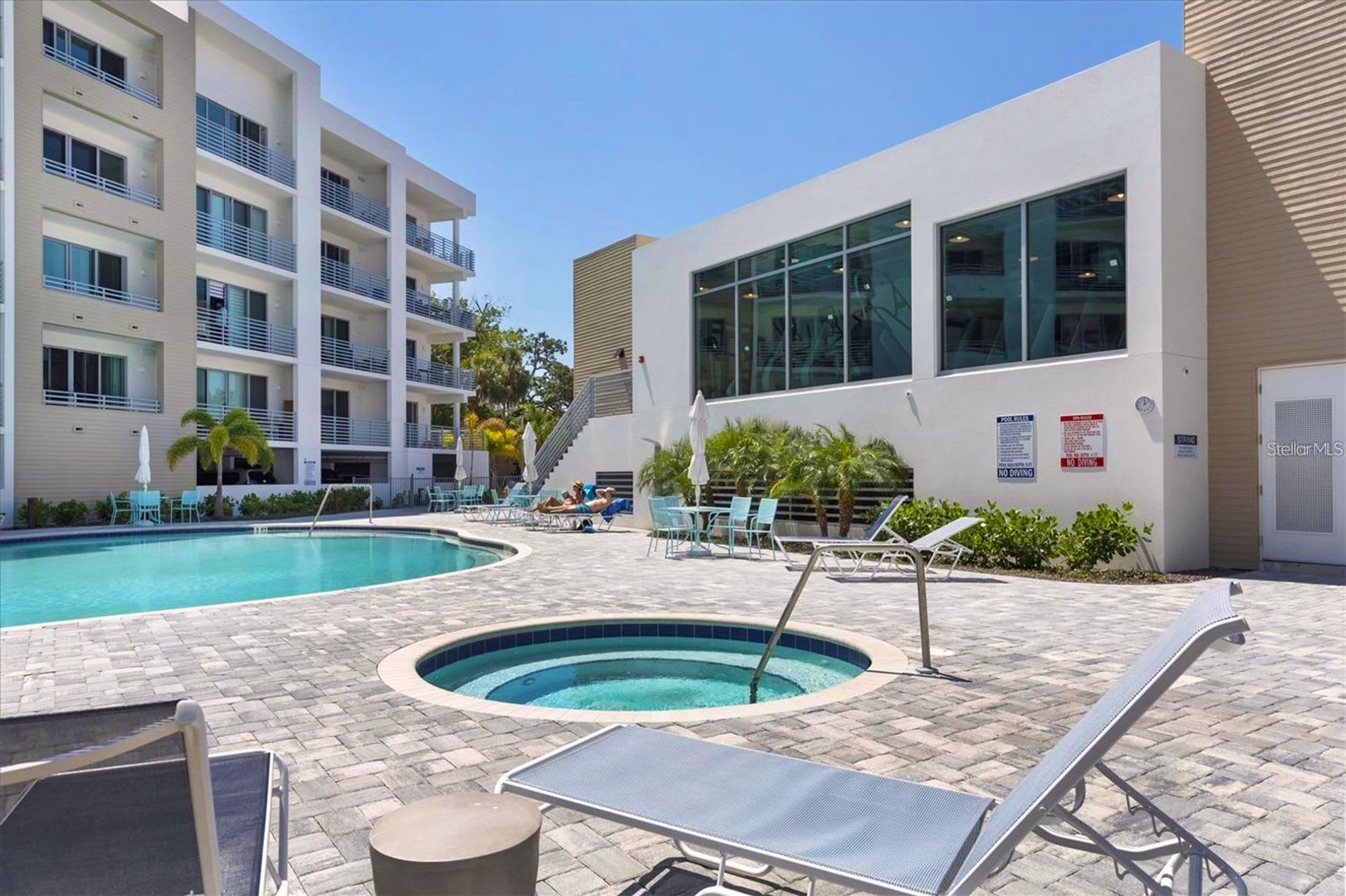 Luxurious, Fully Furnished, Waterfront Sarasota Condo – photo 3