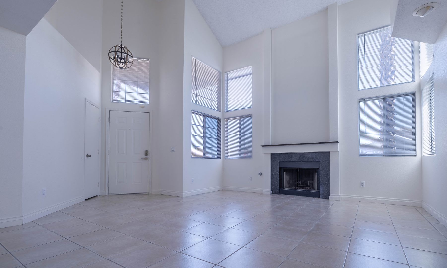 Newly Refreshed 4 Bedroom Home – photo 3