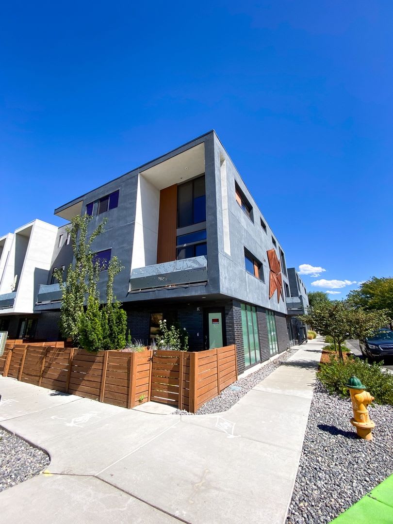 Modern 2BR Townhome w/ 2-Car Garage + 2.5 Baths – Move-In Special! Salt Lake City – photo 4