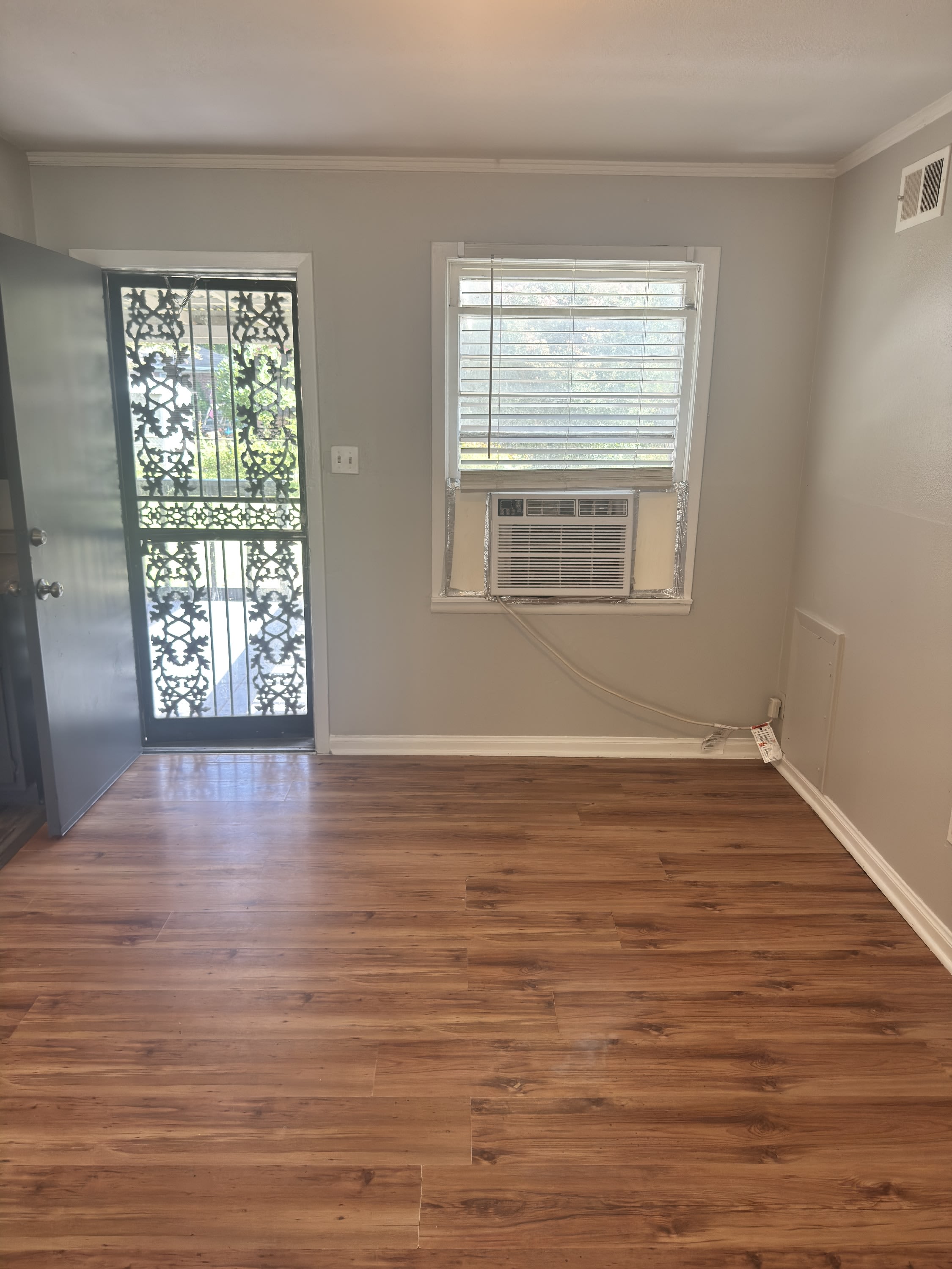 4742 Violet Avenue – photo 3