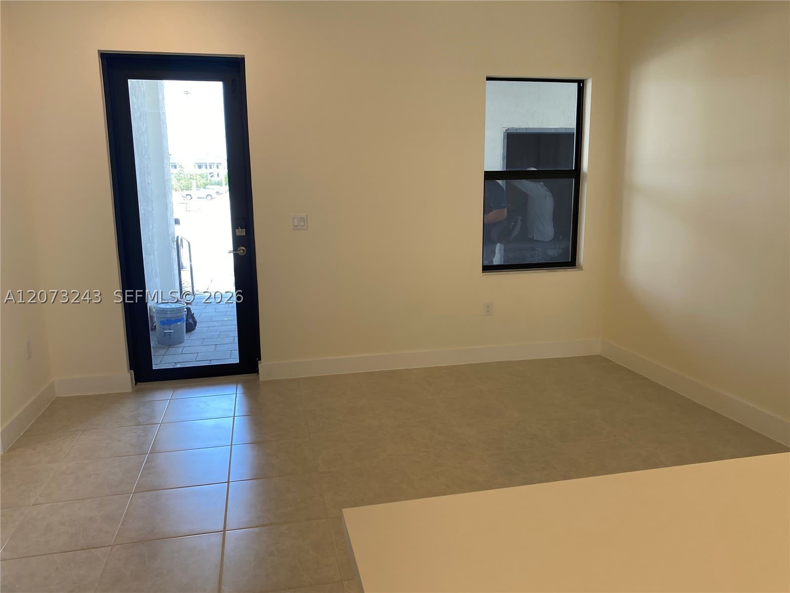 7915 Nw 104Th Ave – photo 1