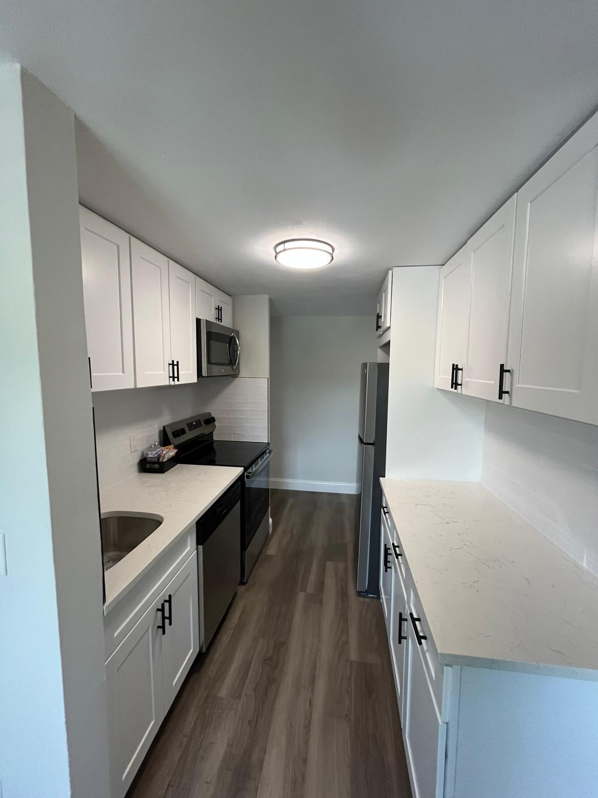 Country Club Apartments – photo 5