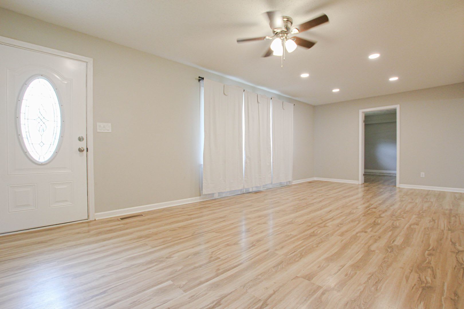 Pet Friendly Three Bedroom! – photo 2