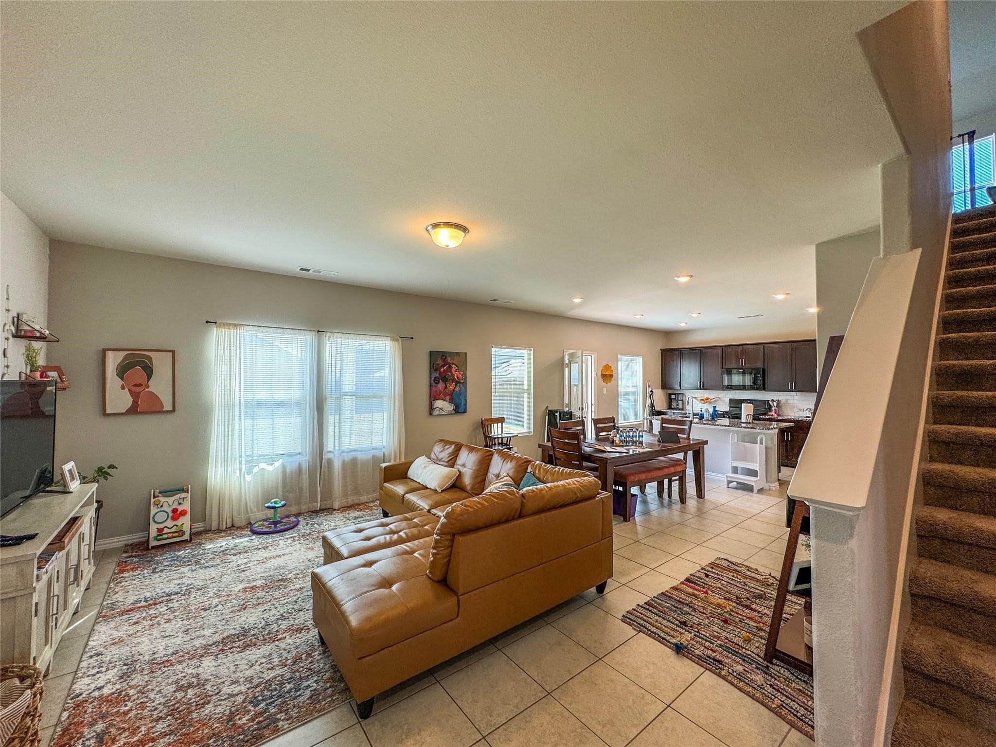 1335 Black Canyon Avenue – photo 2