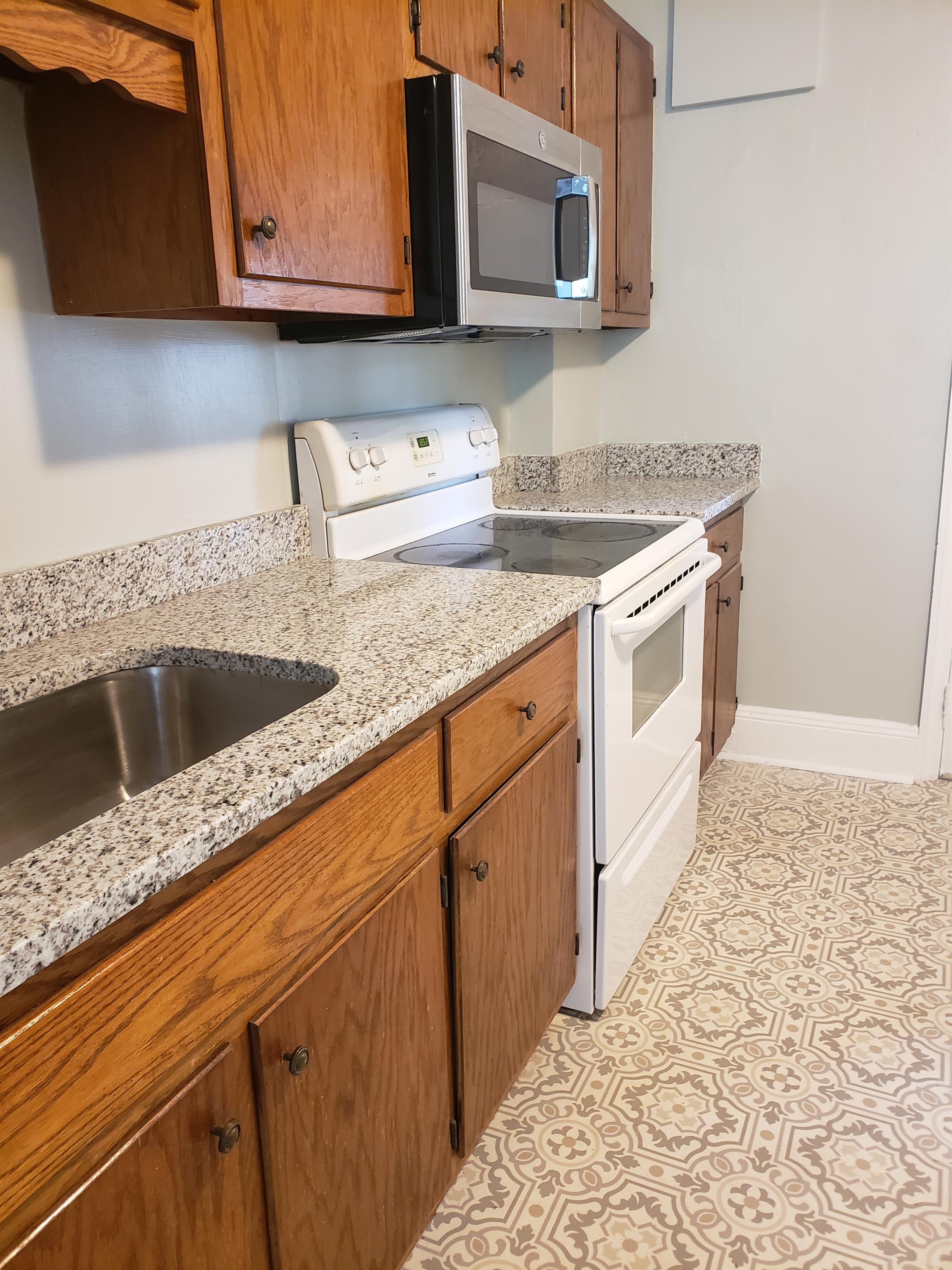 1404 8th Ave.4 – photo 2