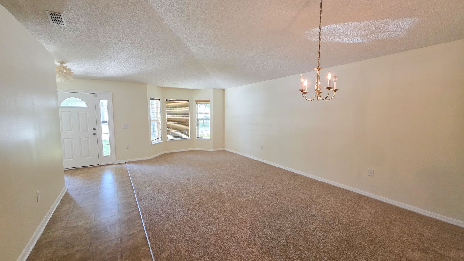 4/2 in Majestic Oaks – photo 3