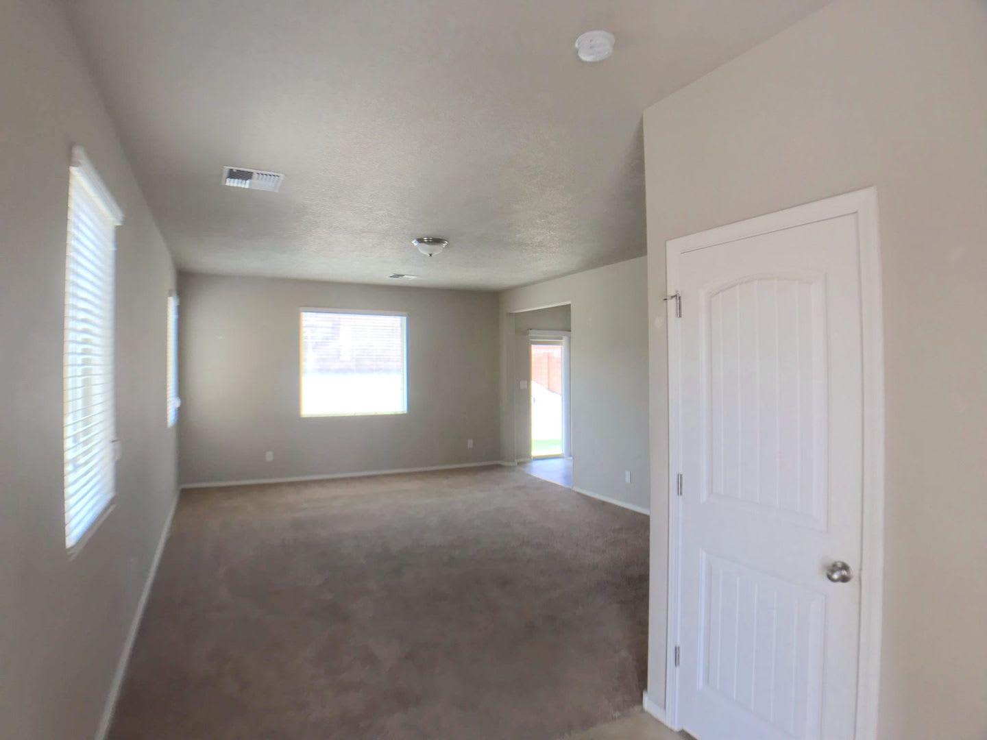 Northern Rio Rancho 3 Bedroom Spacious Living Loft Space Upstairs Refrigerated Air Great Location Special – photo 4