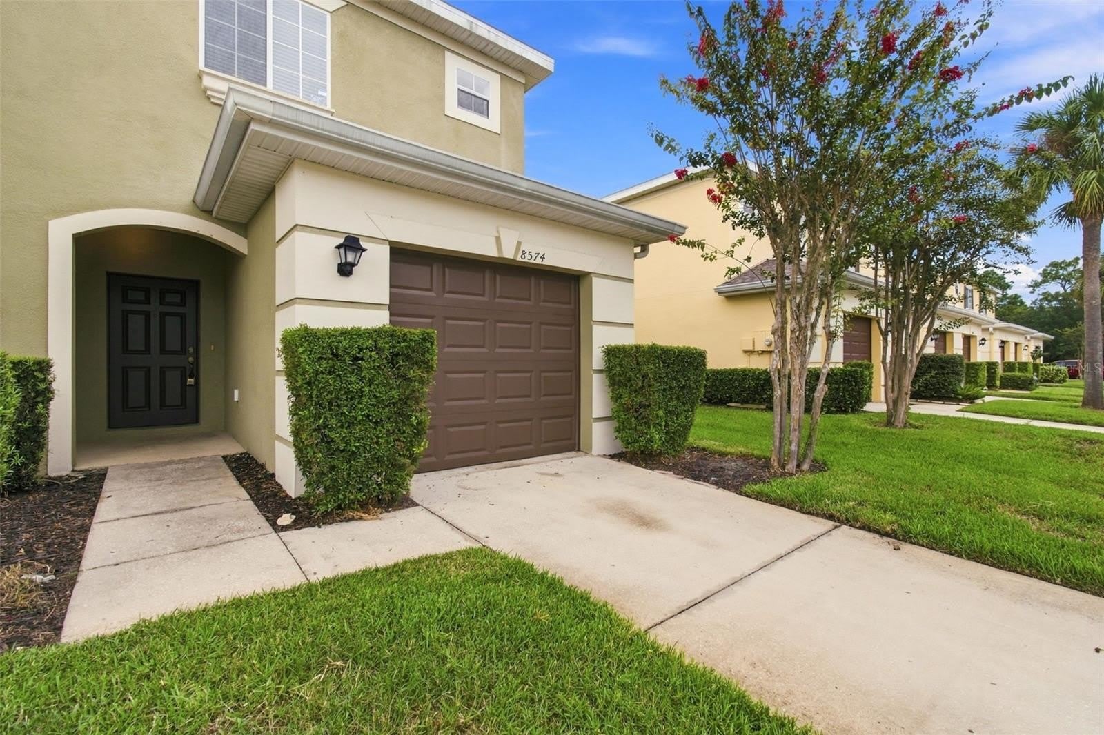 8574 TRAIL WIND Drive – photo 4