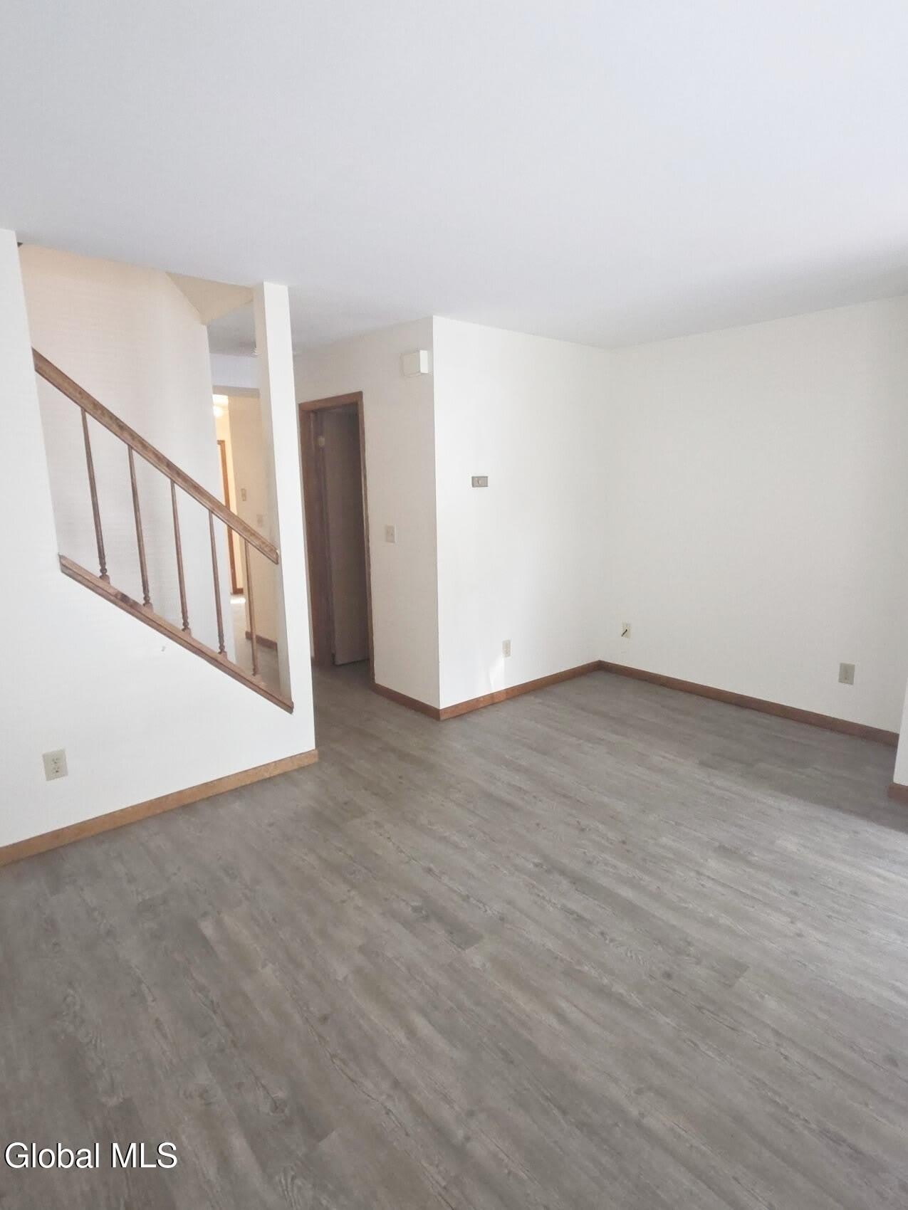 23 Warsaw Avenue – photo 2